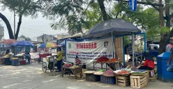 Suasana PKL di Pasar Sipon, Kecamatan Cipondoh, Kota Tangerang pada Minggu, 8 Juni 2025. (Sumber: POSKOTA | Foto: Primayanti)