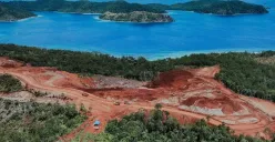 Siapa menteri ESDM yang terbitkan izin tambang PT Gag Nikel di Raja Ampat Papua pada 2017? Cek informasinya berikut. (Sumber: Greenpeace Indonesia)