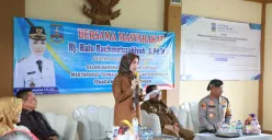 Bupati Serang Ratu Rachmatu Zakiyah memberikan sambutan pada acara deklarasi pemberantasan calo perekrutan tenaga kerja. (Sumber: Dok Kominfo Pemkab Serang)