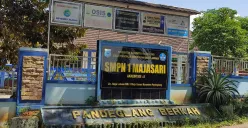 Gedung SMPN 1 Majasari, Kecamatan Majasari, Kabupaten Pandeglang. (Sumber: Poskota/Samsul Fatoni)