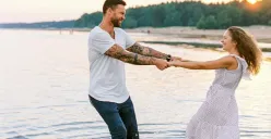 Ilustrasi - Pasangan yang sedang jatuh cinta. (Sumber: Pexels/Vladimir Konoplev)