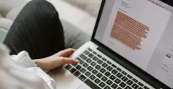Cara mengerjakan jurnal pembelajaran PPG Guru 2025 dapat mengikuti panduan yang ada di GTK. (Sumber: Pexels/Vlada Karpovich)