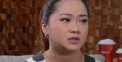 Berlin Lee ketika menceritakan dugaan perselingkuhan suaminya yang terkena HIV. (Sumber: Instagram/@drlchannel.offical)