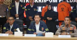 Dirreskrimum Polda Banten Kombes Dian Setiyawan saat memberikan keterangan pers kasus dugaan pemaksaan proyek senilai Rp5 triliun. (Sumber: Dok Humas Polda Banten)