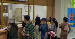 Suasana pasien saat sedang berobat di RSUD Cengkareng, Jakarta Barat, Jumat, 13 Juni 2025. (Sumber: Poskota/Pandi Ramedhan)
