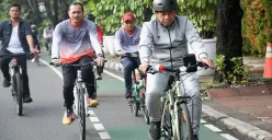 Ketua DPRD Provinsi DKI Jakarta Khoirudin mengayuh sepeda dari rumah dinas di kawasan Menteng menuju Gedung DPRD Provinsi DKI Jakarta, Jalan KebonSirih, Jakarta Pusat. (Sumber: Dok. Sekretariat DPRD DKI Jakarta)