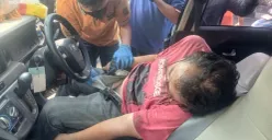 Petugas Inafis Polres Metro Depok lakukan olah TKP penemuan jasad sopir taksi online di Margonda Raya, Beji, Kota Depok, Sabtu, 14 Juni 2025. (Sumber: Dok Polsek Beji)