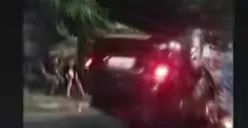 Kecelakaan tunggal mobil menabrak pembatas jalan hingga terbalik di Jalan Panjang, Kebon Jeruk, Jakarta Barat, Minggu, 15 Juni 2025 dini hari. (Sumber: Ist)