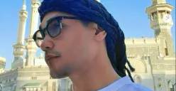 Potret Afgan Syahreza yang menjalankan ibadah haji. (Sumber: Instagram/afgan__)
