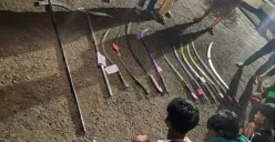 Polisi berhasil mengamankan empat pelaku pengeroyokan yang menewaskan anggota karang taruna di Kampung Citarik, Desa Jatireja, Kecamatan Cikarang Timur, Kabupaten Bekasi. (Sumber: Humas Polres Metro Bekasi)