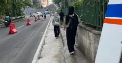 Trotoar di sekitar Mal GI, Jakarta Pusat, dipangkas. (Sumber: X/@drhaltekehalte)