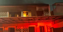 Kebakaran melanda indekos di kawasan Ulujami, Pesanggrahan, Jakarta Selatan, Rabu, 18 Juni 2025. (Sumber: Dok. Damkar)