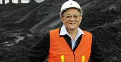 Profil Low Tuck Kwong yang saat ini berada di posisi pertama orang terkaya di Indonesia Juni 2025 versi Forbes. (Sumber: Forbes)