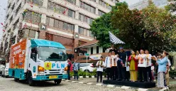 General Manager PLN UID Jakarta Raya, Moch. Andy Adchaminoerdin melepas mobil pemasaran keliling Gebyar 498 DKI Jakarta di kantir PLN UID Jakarta Raya di Jalan M.I. Ridwan Rais, Gambir, Jakarta Pusat. (Sumber: Dok. PLN UID Jakarta Raya)
