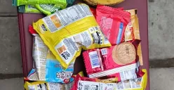 Menu MBG yang dibagikan di SDN 01 Pondok Betung, Pondok Aren, Tangerang Selatan pada Kamis, 19 Juni 2025 yang menuai kekecewaan dari para wali murid. (Sumber: Poskota/Primayanti Juli Kumala Manalu)