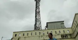 Salah satu menara seluler yang ada di wilayah Kabupaten Pandeglang. (Sumber: Poskota/Samsul Fatoni)