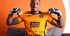 Kiper Persija Jakarta, Carlos Eduardo. (Sumber: Persija)