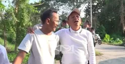 Dedi Mulyadi saat meninjau area sekitar bantaran Sungai Kalibagus yang akan segera ditertibkan. (Sumber: YouTube/Dedi Mulyadi Channel)