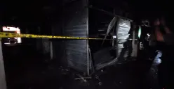 Area Basement Blok B2 Pasar Kebon Kembang, Kota Bogor tampak berantakan dan gelap total setelah dilanda kebakaran, Senin, 23 Juni 2025. (Sumber: POSKOTA | Foto: Sekar Putri Andini)