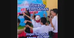 Siswa SD nyawer penyanyi dangdut (Sumber: TikTok/tulungagungexplor7)