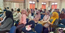 Puluhan pelaku jasa antusias menghadiri pelatihan usaha yang diselenggarakan oleh Disbudpar Kota Tangerang di Aula Kecamatan Batu Ceper pada Selasa, 24 Juni 2025. (Sumber: Poskota/Primayanti Juli Kumala Manalu)