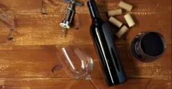 Kronologi bocah WNI dipukul pakai botol wine di Singapura. (Sumber: Freepik)