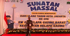 Gubernur Jakarta Pramono Anung saat memberikan sambutan di acara RW 07 Kelapa Gading Barat, Jakarta Utara, Kamis, 26 Juni 2025. (Sumber: Poskota/M. Tegar Jihad)