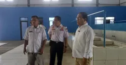 Wakil Bupati Lebak, Amir Hamzah saat meninjau bangunan Pasar Kandang Sapi di Rangkasbitung. (Sumber: Dok Setda Lebak)