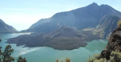 Potret Gunung Rinjani. (Sumber: Wikimedia Commons)
