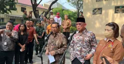 Gubernur Jakarta Pramono Anung saat memberikan pernyataan kepada awak media di Kelapa Gading Barat, Jakarta Utara, Kamis, 26 Juni 2025. (Sumber: Poskota/M. Tegar Jihad)