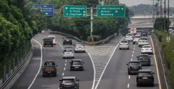 Gerbang Tol Dalam Kota yang masih ditutup per Seniin, 29 September 2025.  (Sumber: Poskota/Bilal Nugraha Ginanjar)
