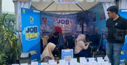 Job Fair hadir di tengah Festival Al-A’Zhom ke-12 pada Jumat, 27 Juni 2025 di halaman samping masjid Al-A’Zhom, Kota Tangerang. (Sumber: Poskota/Primayanti Juli Kumala Manalu)