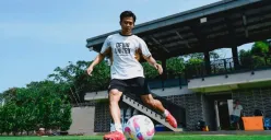 Potret eks pemain Persib Bandung, Edo Febriansah yang resmi dikenalkan sebagai pemain baru Dewa United. (Sumber: Dewa United)