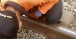 Petugas KAI memperbaiki rangkaian rel KRL yang mengalami kerusakan pada Minggu, 29 Juni 2025. (Sumber: Dok Stasiun Bojonggede)