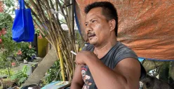 Muhammad Aris, 50 tahun, salah satu warga sekaligus pengelola rumah yatim dan masjid di kawasan Roxy Ciputat, Tangsel. (Sumber: POSKOTA | Foto: Primayanti)