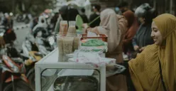 Pilih makanan yang tepat saat berbuka puasa untuk hindari lonjakan gula darah. (Sumber: Unsplash/Umar ben)