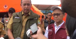 Wali Kota Bekasi Dr Tri Adhianto, mengungsi di sebuah hotel saat rumahnya turut terendam banjir.(Sumber: Dok. Pemkot Bekasi)