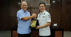 Bupati Bandung, Dadang Supriatna, saat bertemu dengan Kepala Badan Gizi Nasional, Dr. Ir. Dadan Hindayana, untuk membahas aspek teknis Program Makan Bergizi Gratis (MBG). (Sumber: Dok. Humas Pemkab Bandung)