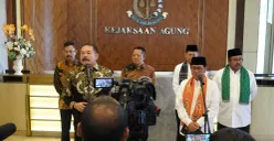 Gubernur dan Wakil Gubernur Jakarta Pramono Anung dan Rano Karno menemui Jaksa Agung ST Burhanuddin di Kantor Kejaksaan Agung, Jakarta Selatan, Jumat, 7 Maret 2025. (Sumber: Dok. Kejagung)