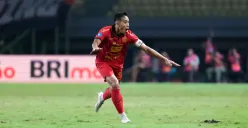 Pemain Persija, Rizky Ridho seusai mencetak gol spektakuler ke gawang Arema FC dalam lanjutan Liga 1 2024-2025 di Stadion Patriot Candrabhaga, Bekasi, Minggu, 9 Maret 2025. (Sumber: Dok. Persija Jakarta)