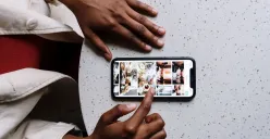 Ilustrasi menghapus foto dan video di iPhone (Sumber: Pexels/cottonbro studio)