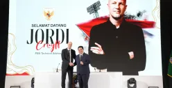 Penasihat Teknis Timnas Indonesia, Jordi Cruyff saat diperkenalkan dalam konferensi pers di Hotel Mulya, Jakarta Pusat, Selasa, 11 Maret 2025. (Sumber: Dok. PSSI)