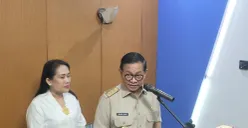 Gubernur Jakarta, Pramono Anung, saat memberikan keterangan kepada awak media di Jakarta Pusat, Selasa, 11 Maret 2025. (Sumber: Poskota/Pandi Ramedhan)