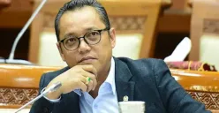 Ketua DPP PDIP, Deddy Sitorus singgung lima sosok ini saat menanggapi bantahan Jokowi soal isu kirim utusan agar tidak dipecat. (Sumber: Dok. DPR RI)