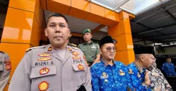 Wakapolres Cimahi Kompol Rizky Syawaludin Akbar, memberikan pernyataan kepada sejumlah wartawan di Mako Polres Cimahi, Jalan Amir Machmud. (Sumber: Poskota/Gatot Poedji Utomo)