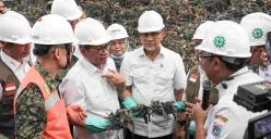 Gubernur Jakarta, Pramono Anung bersama Menko PMK, Pratikno, Menteri Koordinator Bidang Pangan Zulkifli Hasan, Menteri LH, Hanif Faisol Nurofiq, dan Kepala BNPB Suharyanto kunjungi Bantar Gebang, Jawa Barat, Rabu 19 Maret 2025. (Sumber: Kominfotik)