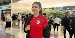 Penyanyi Dangdut Fitri Carlina menunjukkan dukungannya kepada Timnas Indonesia dengan memutuskan terbang langsung ke Sydney, Australia. (Sumber: Instagram Fitri Carlina)