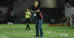 Mantan pelatih Persis Solo, Milomir Seslija kabarnya bakal menjadi pengganti Teco di Bali United. (Foto: persissolo.id)