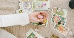 Ramalan Tarot Zodiak Cancer, Leo, dan Virgo Hari Ini. (Sumber: Pexels/Mikhail Nilov)