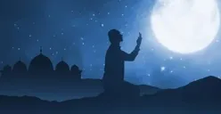 Menghidupkan malam Lailatul Qadar dengan ibadah khusyuk dan doa tulus. Raih keberkahan malam yang lebih baik dari seribu bulan. (Sumber: Pinterest)